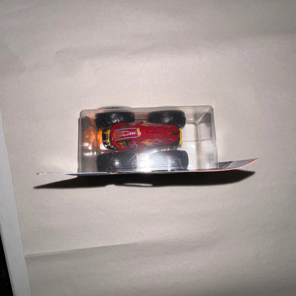 Hot Wheels Monster‎ Trucks Piran-Ahhhh Red Creature Truck 1:64 Scale 2025 FYJ44
